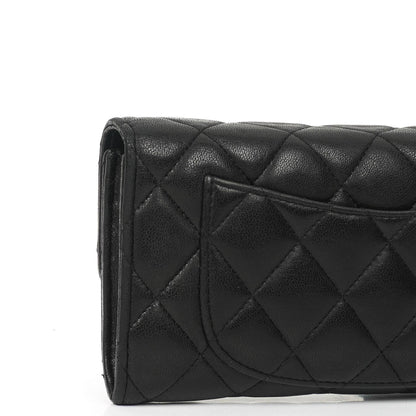 Chanel So Black große gesteppte Geldbörse aus Lammleder mit Klappe