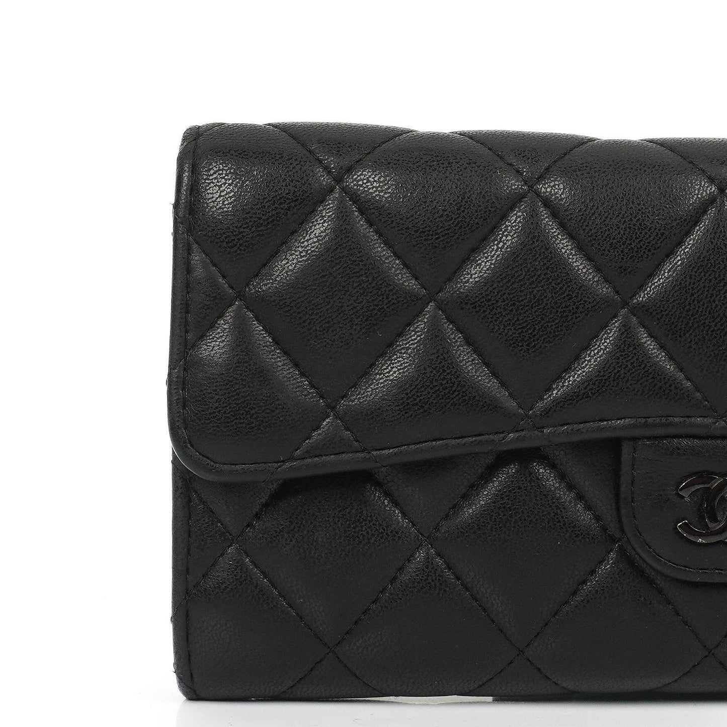 Chanel So Black große gesteppte Geldbörse aus Lammleder mit Klappe