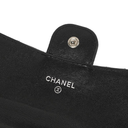 Chanel So Black große gesteppte Geldbörse aus Lammleder mit Klappe