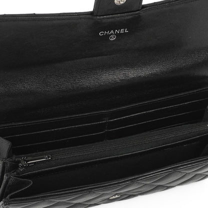 Chanel So Black große gesteppte Geldbörse aus Lammleder mit Klappe