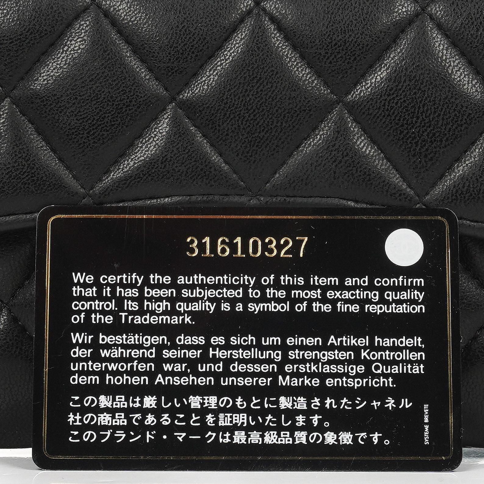 Chanel So Black große gesteppte Geldbörse aus Lammleder mit Klappe
