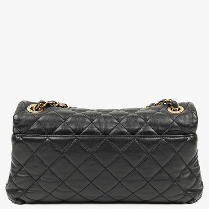 Chanel Soft Elegance Flap Tasche aus schwarzem gestepptem Kalbsleder