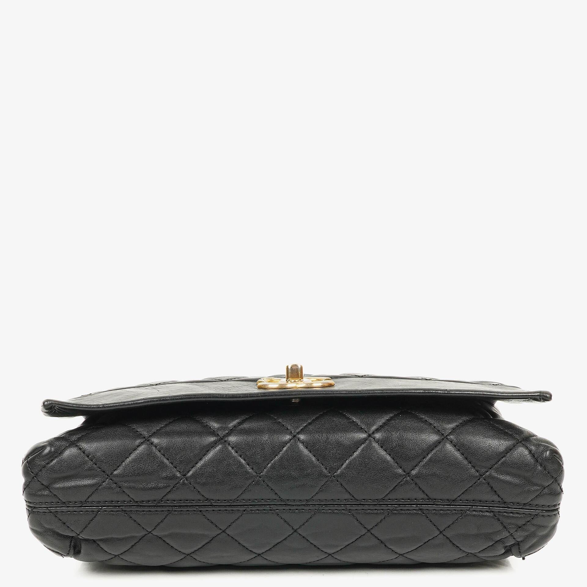 Chanel Soft Elegance Flap Tasche aus schwarzem gestepptem Kalbsleder
