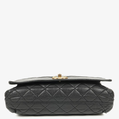 Chanel Soft Elegance Flap Tasche aus schwarzem gestepptem Kalbsleder