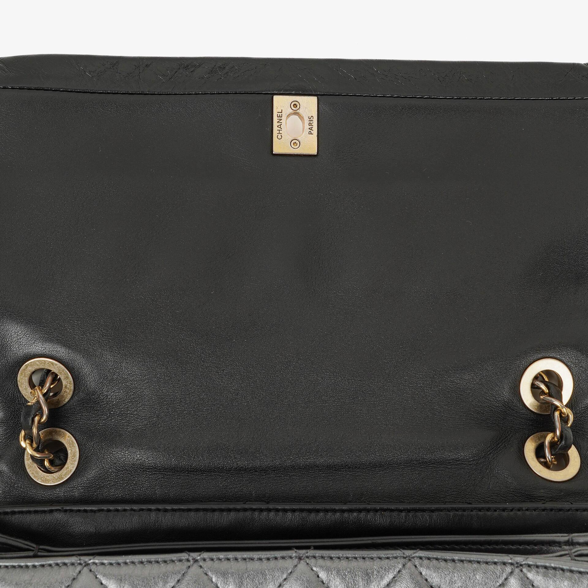 Chanel Soft Elegance Flap Tasche aus schwarzem gestepptem Kalbsleder
