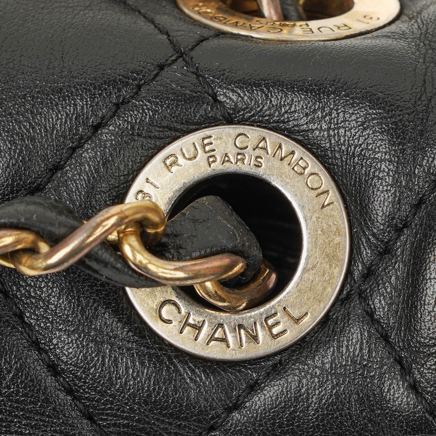 Chanel Soft Elegance Flap Tasche aus schwarzem gestepptem Kalbsleder