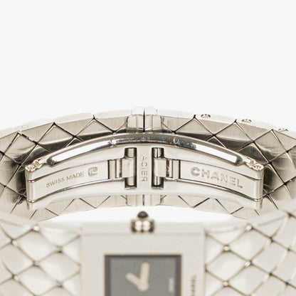 Chanel Matelassé Acier 19 mm Quarzuhr aus Edelstahl in Schwarz