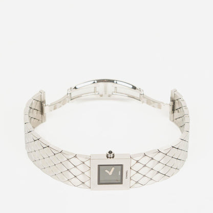 Chanel Matelassé Acier 19 mm Quarzuhr aus Edelstahl in Schwarz