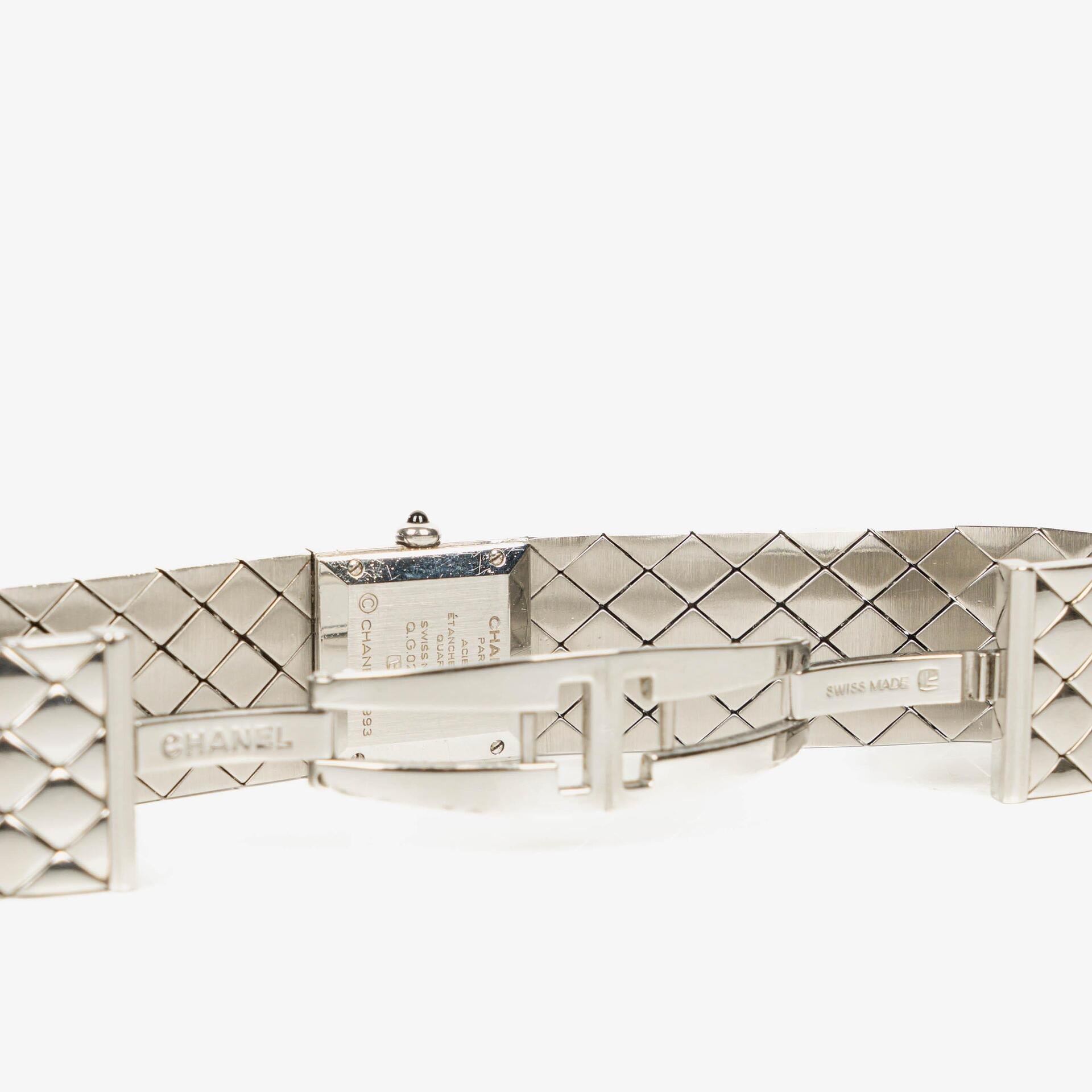 Chanel Matelassé Acier 19 mm Quarzuhr aus Edelstahl in Schwarz