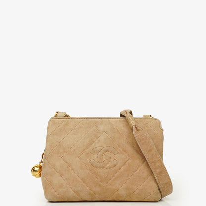 Chanel Camera Tasche aus Wildleder mit Chevron-Steppung und Quaste
