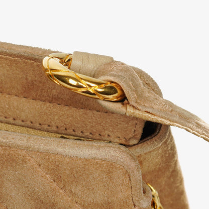 Chanel Camera Tasche aus Wildleder mit Chevron-Steppung und Quaste