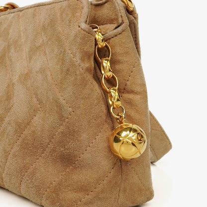 Chanel Camera Tasche aus Wildleder mit Chevron-Steppung und Quaste