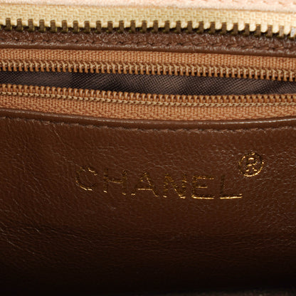 Chanel Camera Tasche aus Wildleder mit Chevron-Steppung und Quaste