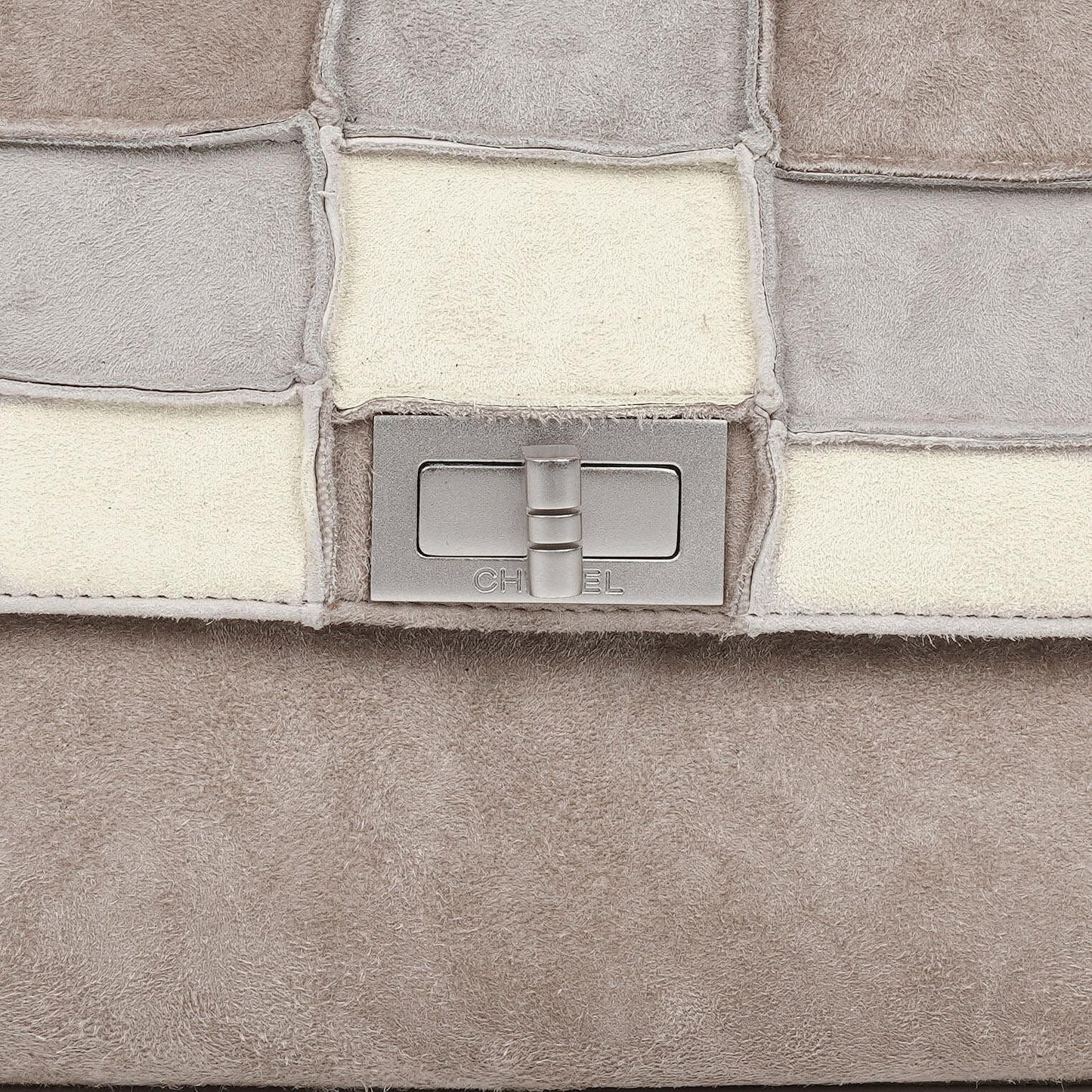 Chanel Mademoiselle Accordion Flap aus beigem Wildleder-Patchwork