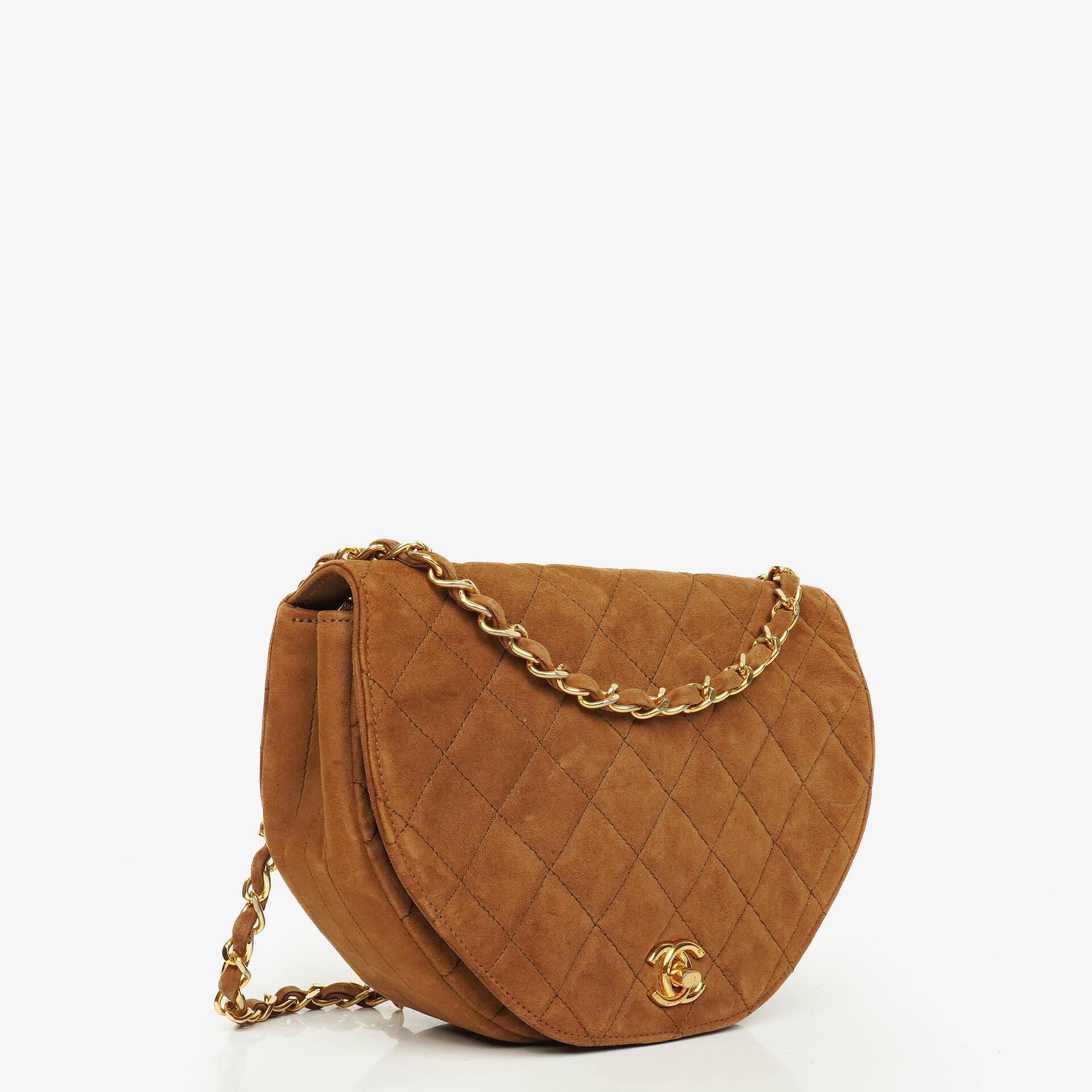 Chanel Half Moon Full Flap Tasche aus gestepptem Wildleder