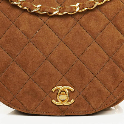 Chanel Half Moon Full Flap Tasche aus gestepptem Wildleder