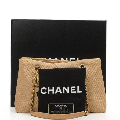 Chanel Surpique Tote Beige Chevron gestepptes Kalbsleder goldfarbene Hardware