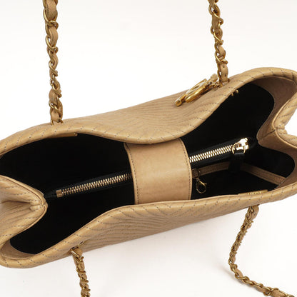 Chanel Surpique Tote Beige Chevron gestepptes Kalbsleder goldfarbene Hardware
