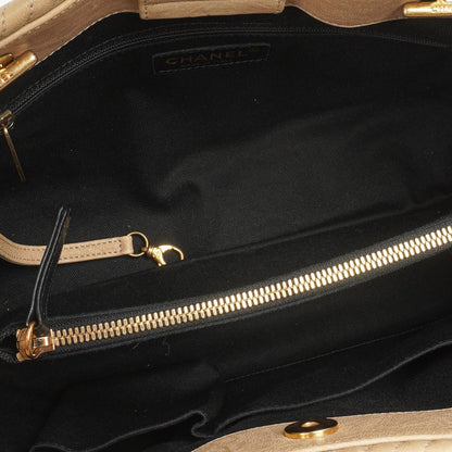 Chanel Surpique Tote Beige Chevron gestepptes Kalbsleder goldfarbene Hardware