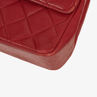 Chanel Timeless Classic Double Flap Bag aus rotem gestepptem Lammleder mit 24K vergoldeter Hardware