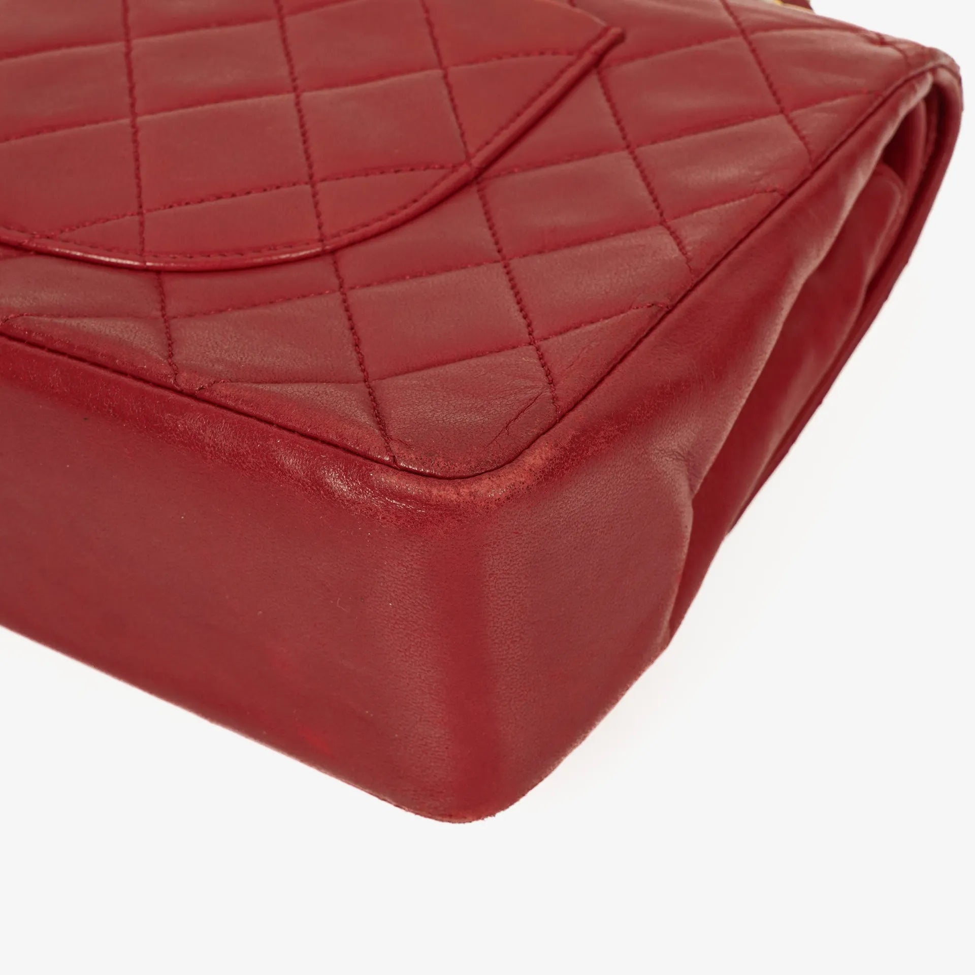 Chanel Timeless Classic Double Flap Bag aus rotem gestepptem Lammleder mit 24K vergoldeter Hardware