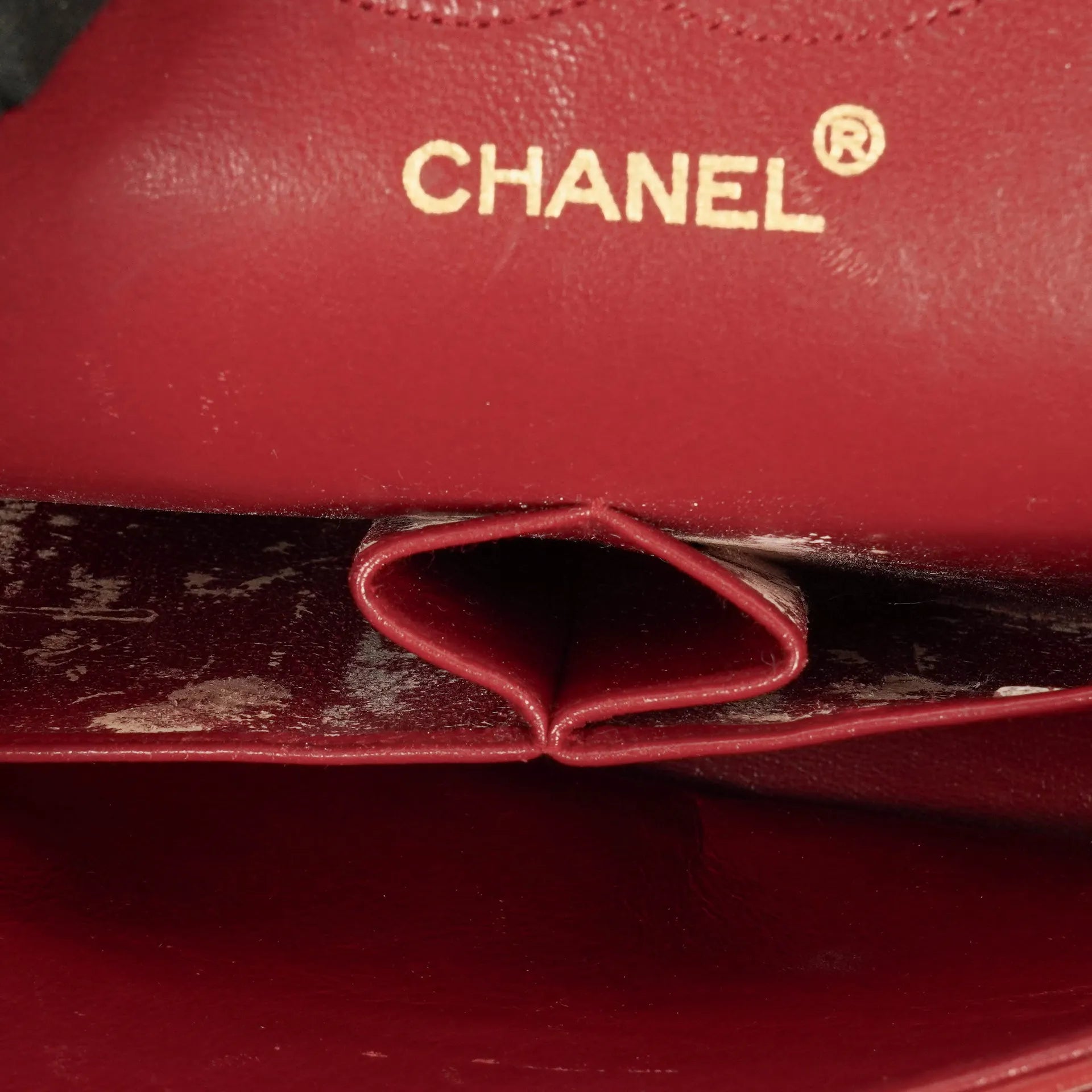 Chanel Timeless Classic Double Flap Bag aus rotem gestepptem Lammleder mit 24K vergoldeter Hardware