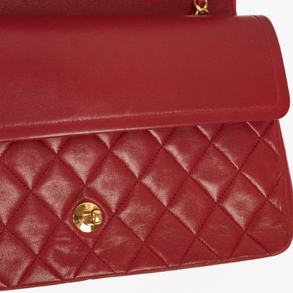 Chanel Timeless Classic Double Flap Bag aus rotem gestepptem Lammleder mit 24K vergoldeter Hardware