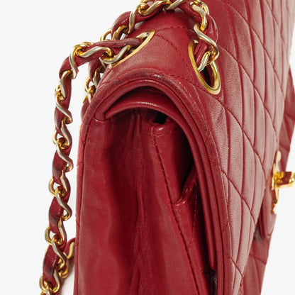 Chanel Timeless Classic Double Flap Bag aus rotem gestepptem Lammleder mit 24K vergoldeter Hardware