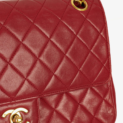 Chanel Timeless Classic Double Flap Bag aus rotem gestepptem Lammleder mit 24K vergoldeter Hardware