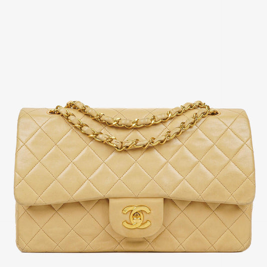Chanel Timeless Classic Medium Double Flap Tasche aus beigem gestepptem Lammleder mit 24K-vergoldeter Hardware