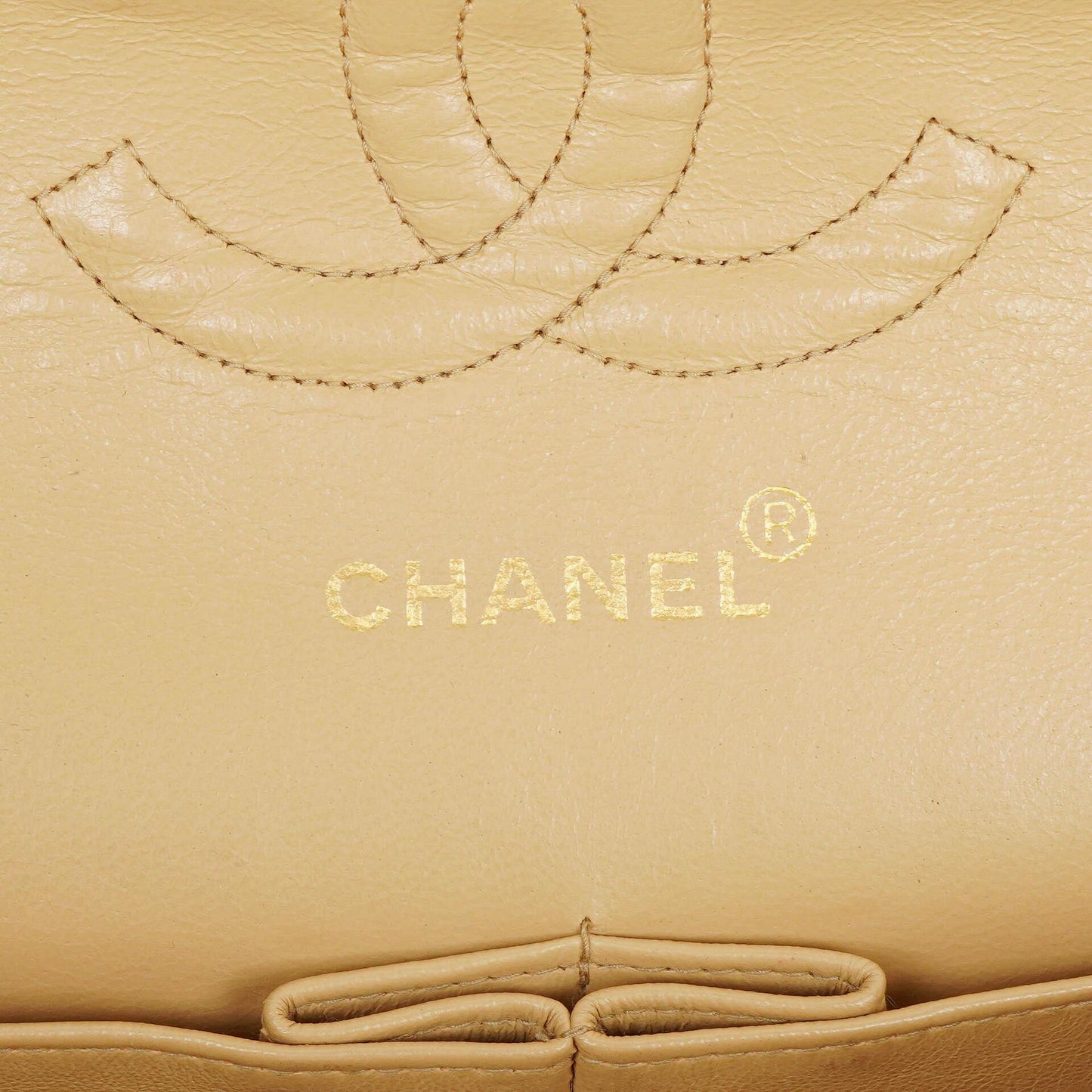 Chanel Timeless Classic Medium Double Flap Tasche aus beigem gestepptem Lammleder mit 24K-vergoldeter Hardware