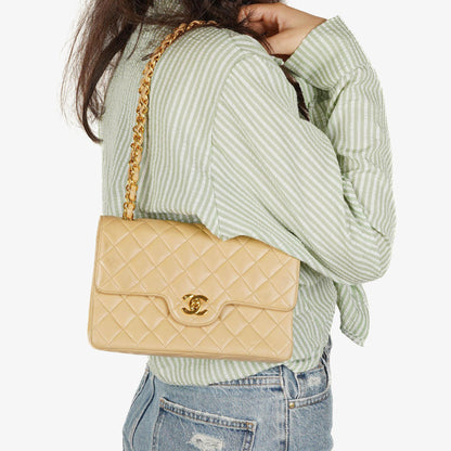 Chanel Timeless Classic Kleine Double Flap Tasche in Beige Stepp-Lammleder und 24K Vergoldeter Hardware