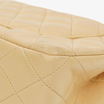 Chanel Timeless Classic Kleine Double Flap Tasche in Beige Stepp-Lammleder und 24K Vergoldeter Hardware