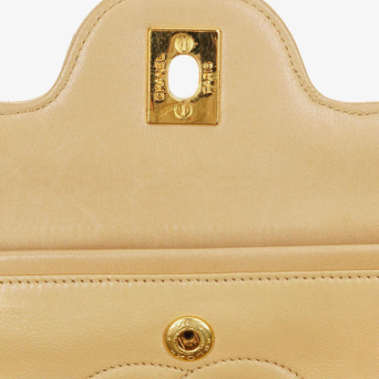 Chanel Timeless Classic Kleine Double Flap Tasche in Beige Stepp-Lammleder und 24K Vergoldeter Hardware