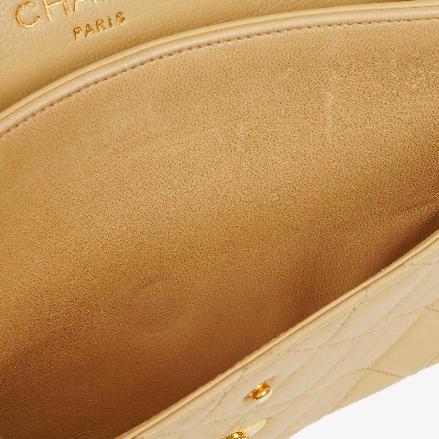 Chanel Timeless Classic Kleine Double Flap Tasche in Beige Stepp-Lammleder und 24K Vergoldeter Hardware