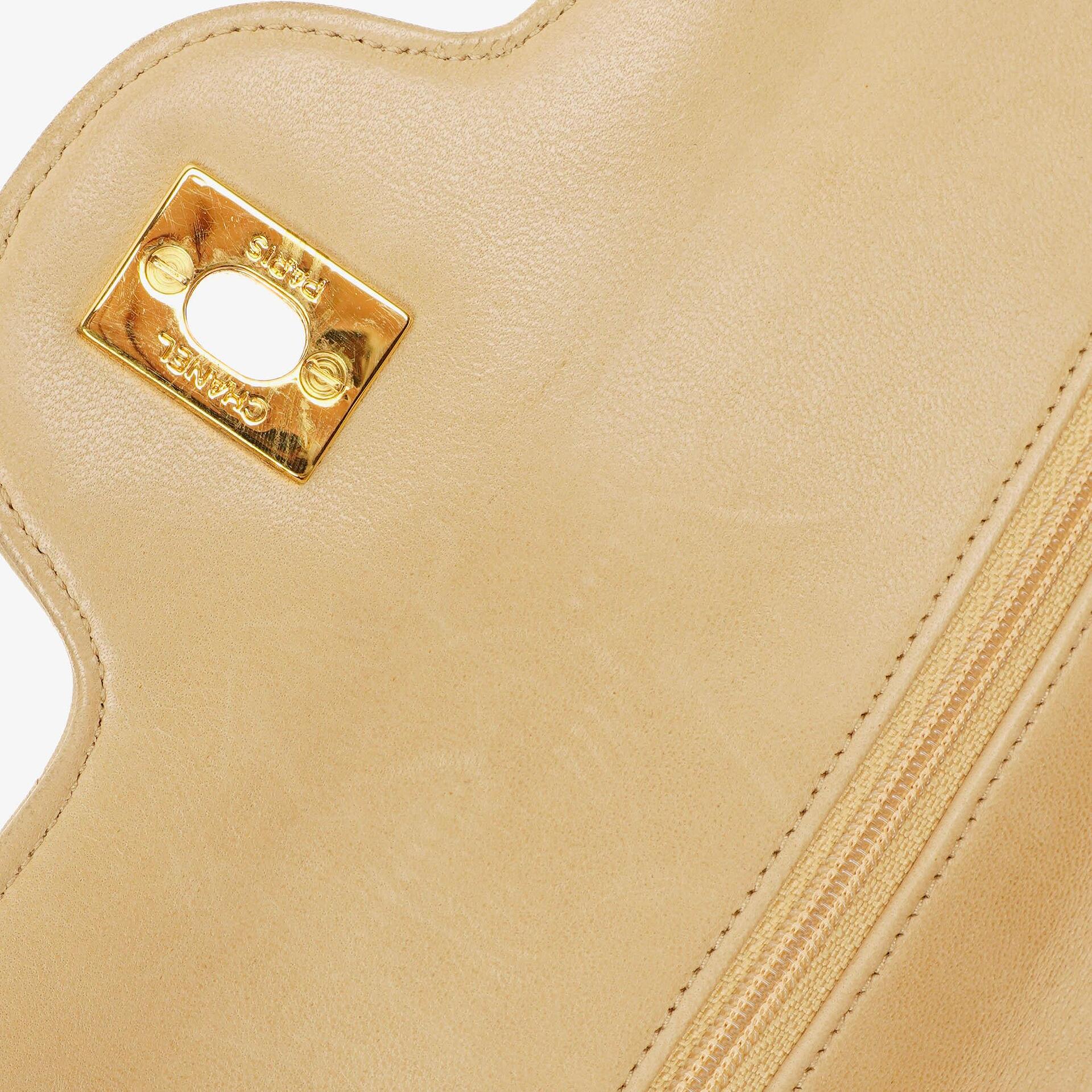 Chanel Timeless Classic Kleine Double Flap Tasche in Beige Stepp-Lammleder und 24K Vergoldeter Hardware