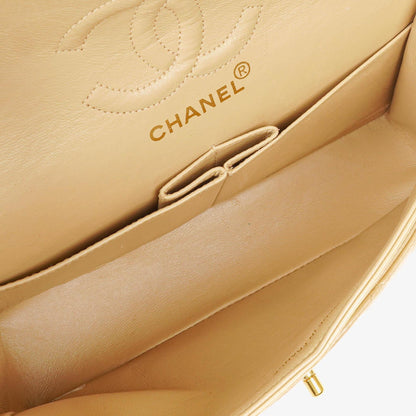 Chanel Timeless Classic Small Double Flap Tasche aus beigem gestepptem Lammleder mit 24K vergoldeten Beschlägen