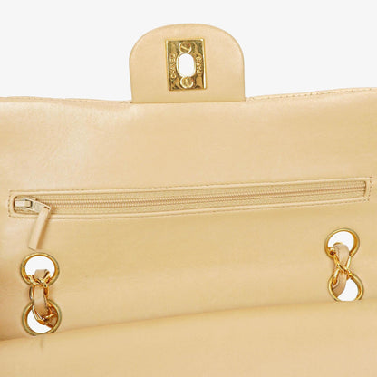 Chanel Timeless Classic Small Double Flap Tasche aus beigem gestepptem Lammleder mit 24K vergoldeten Beschlägen