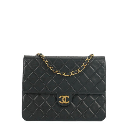 Chanel Zeitlose Klassische Kleine Flap Tasche in Schwarz Gepolstertes Lammleder und 24K Vergoldete Beschläge