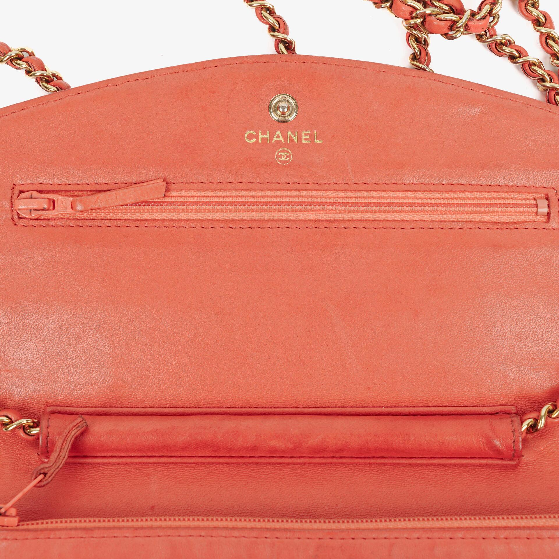 Chanel Timeless Geldbörse an Kette WOC In Kaviarleder