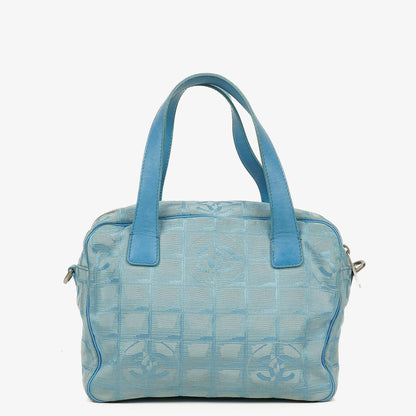 Chanel Travel Line Tasche aus hellblauem Nylon mit CC-Logo