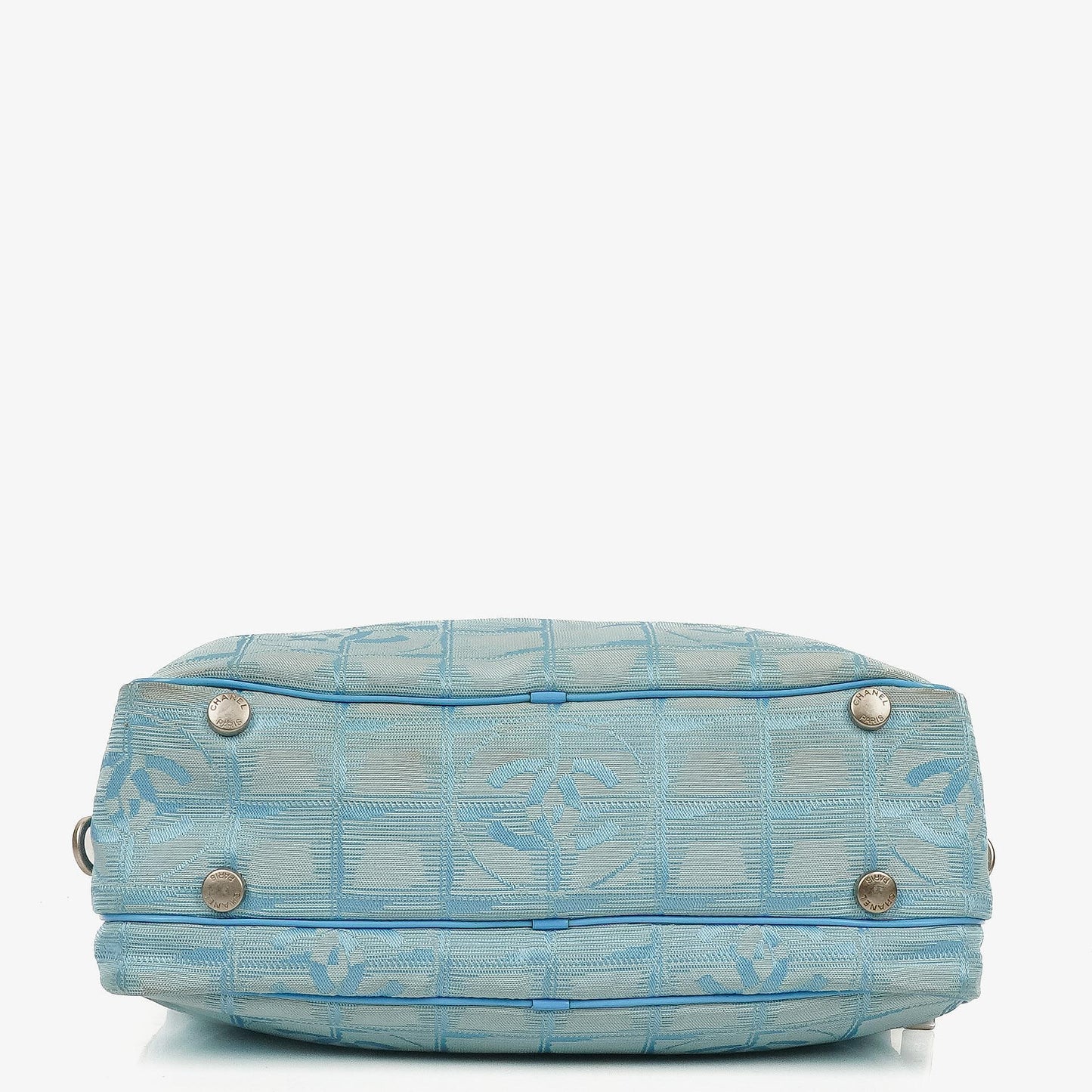 Chanel Travel Line Tasche aus hellblauem Nylon mit CC-Logo