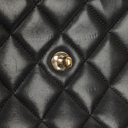 Chanel Trendy CC Large Klappentasche aus schwarzem gestepptem Lammleder mit doppelten Henkeln