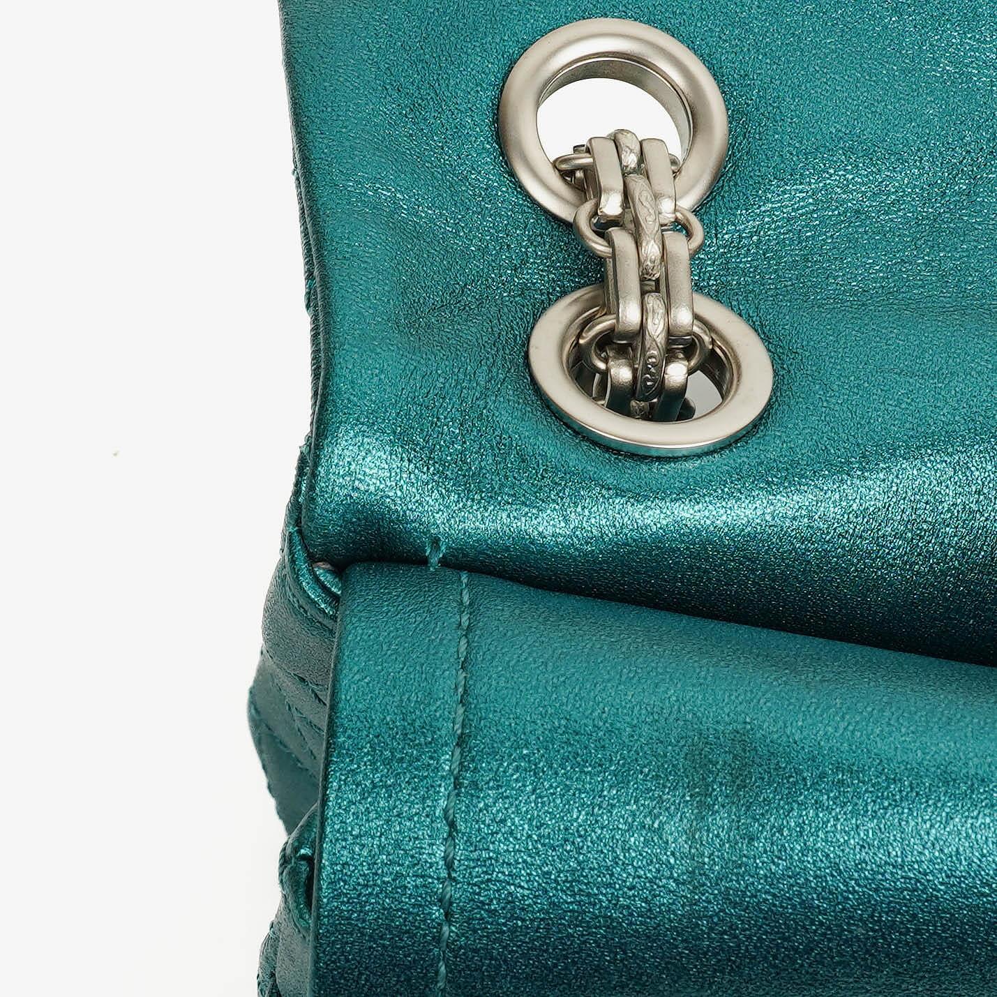 Chanel 2.55 Reissue 225 Double Flap Bag in Türkis Metallic
