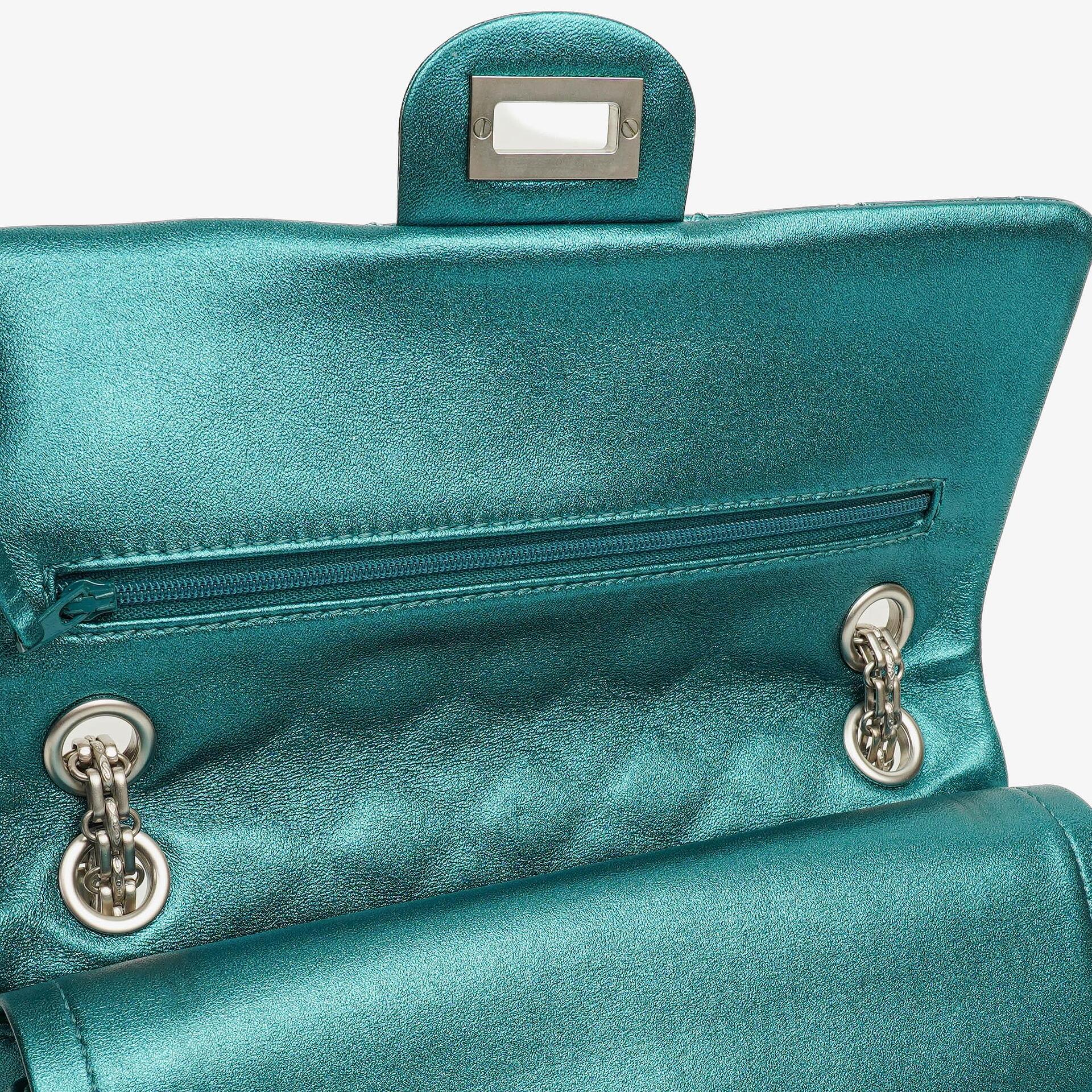 Chanel 2.55 Reissue 225 Double Flap Bag in Türkis Metallic
