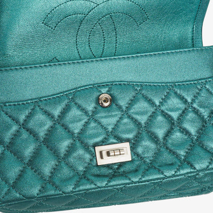 Chanel 2.55 Reissue 225 Double Flap Bag in Türkis Metallic