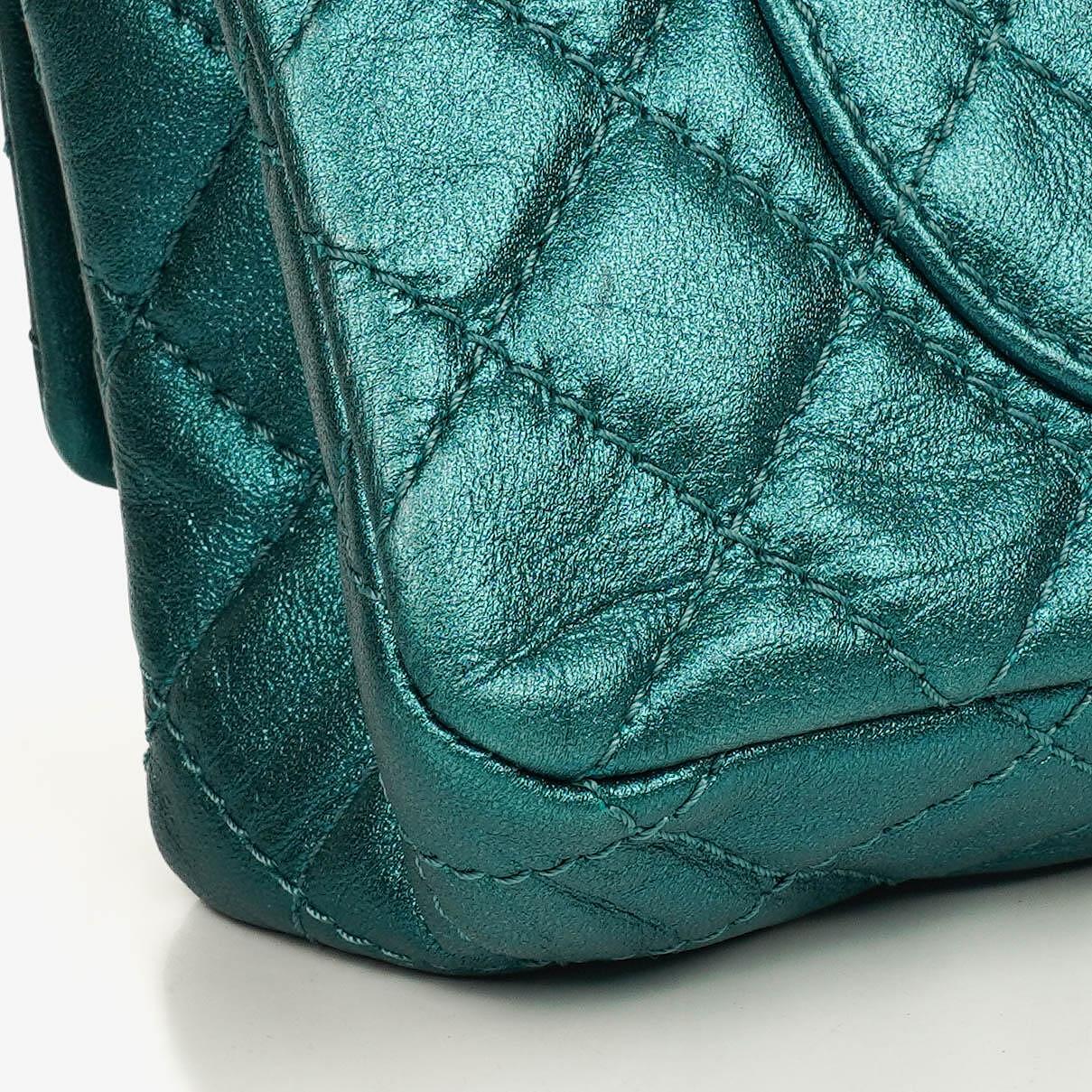 Chanel 2.55 Reissue 225 Double Flap Bag in Türkis Metallic