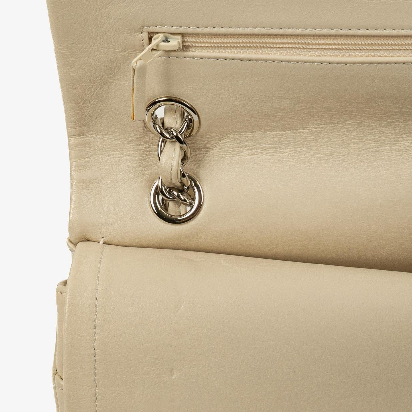 Chanel Unlimited Rue Cambon 2.55 Reissue 228 Flap Tasche aus neutralem Kalbsleder