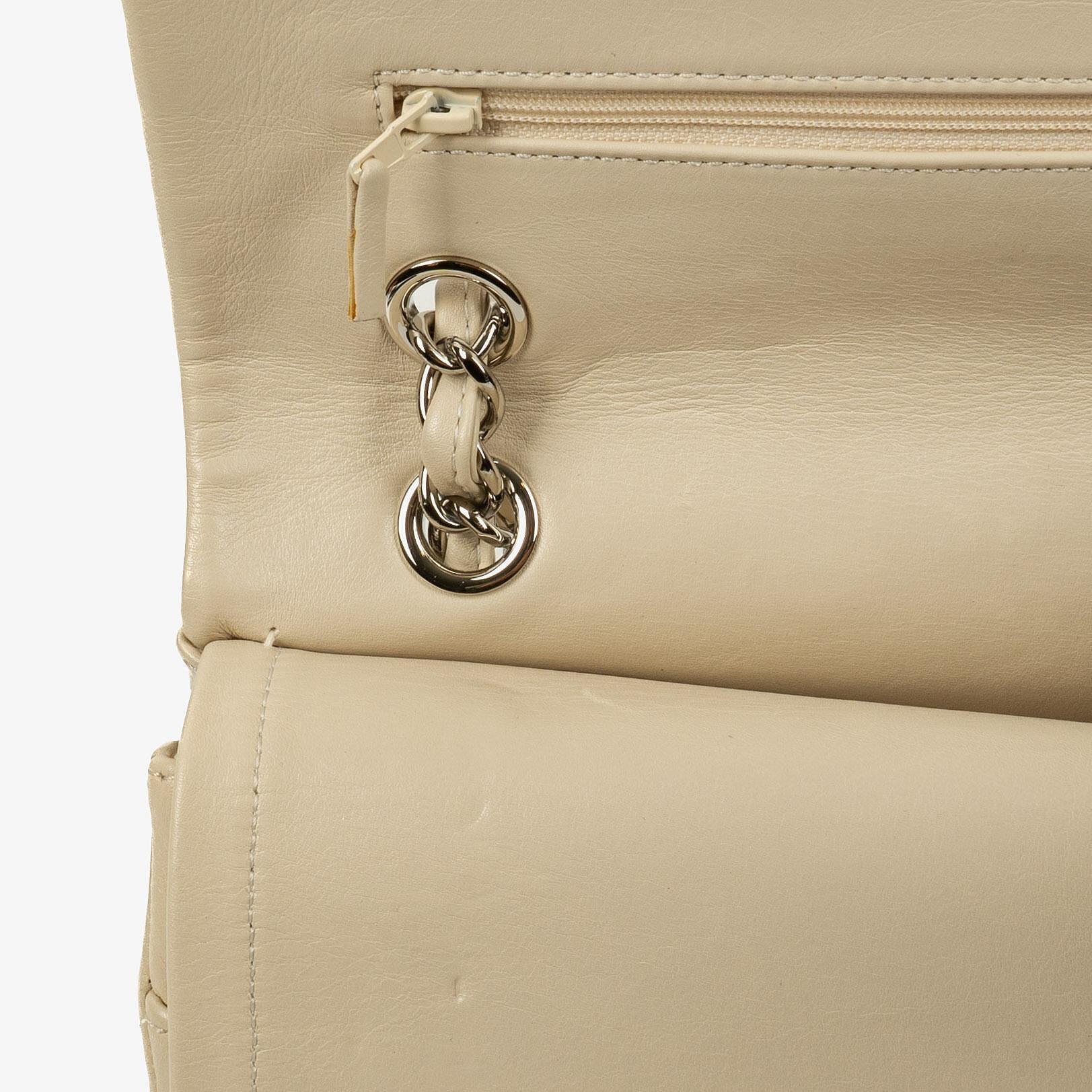 Chanel Unlimited Rue Cambon 2.55 Reissue 228 Flap Tasche aus neutralem Kalbsleder