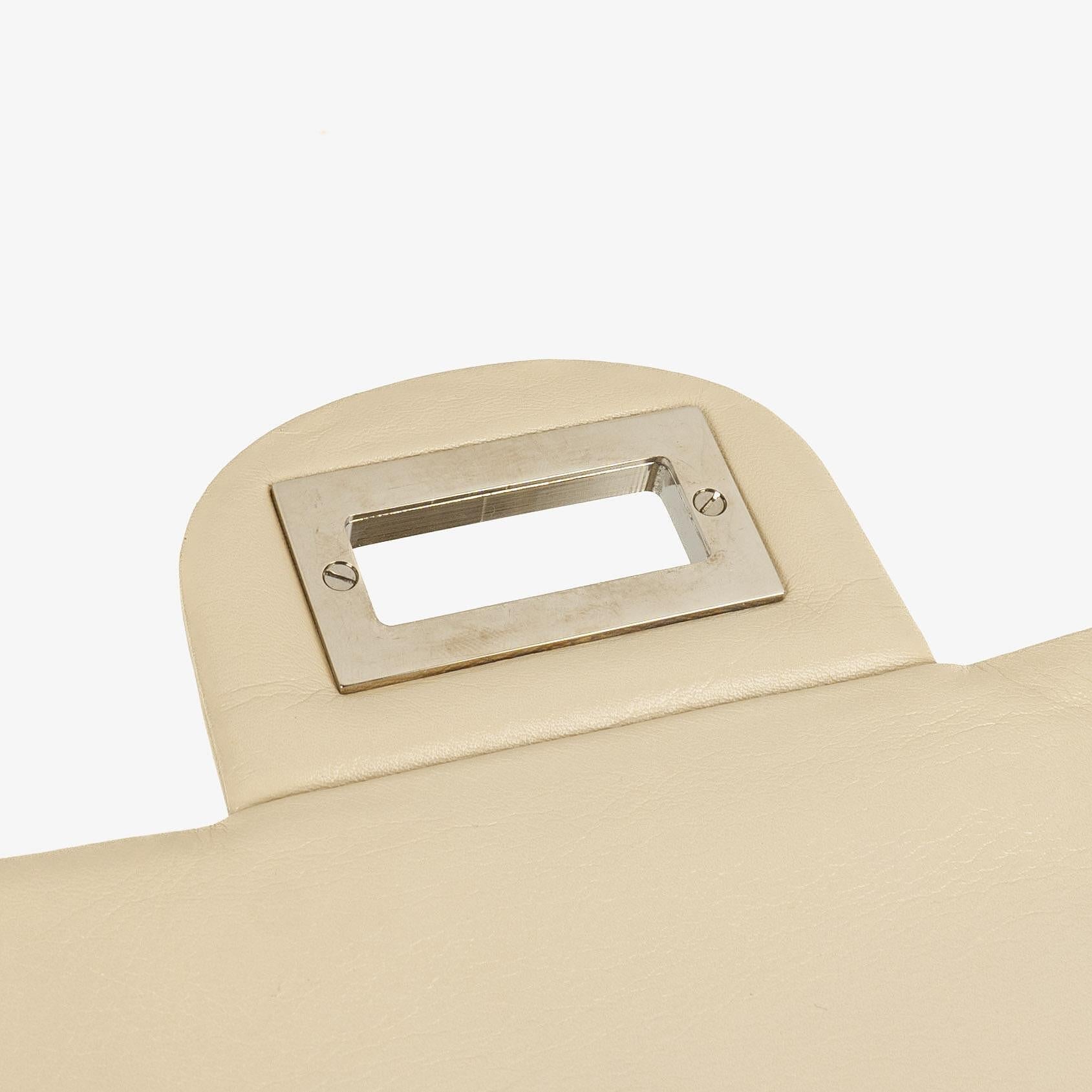 Chanel Unlimited Rue Cambon 2.55 Reissue 228 Flap Tasche aus neutralem Kalbsleder